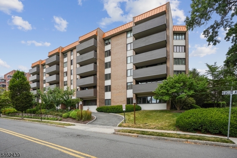 Sandra Long Lois Schneider Realtor Summit Real Estate