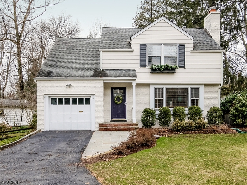 10 Overhill Rd, New Providence, NJ 07901