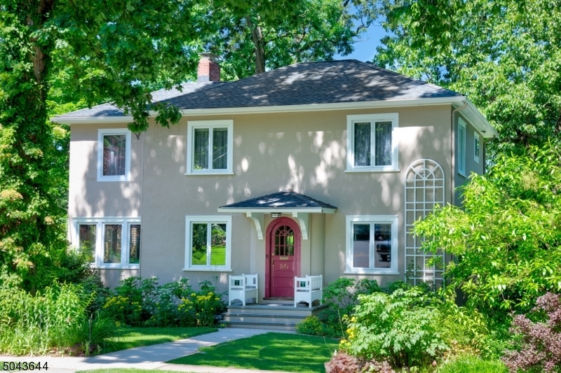 Sold 105 Mountain Ave, Summit, NJ 07901 3 Beds / 1 Full Bath 864,000